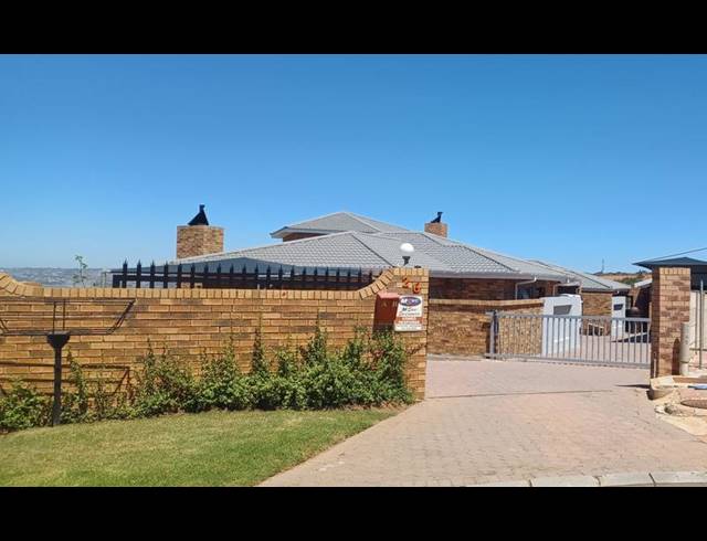4 BEDROOM HOUSE FOR SALE IN MENKENKOP